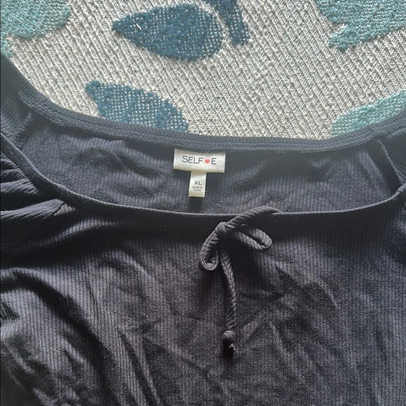 Black short sleeve Bodysuit - Picture 3 of 5